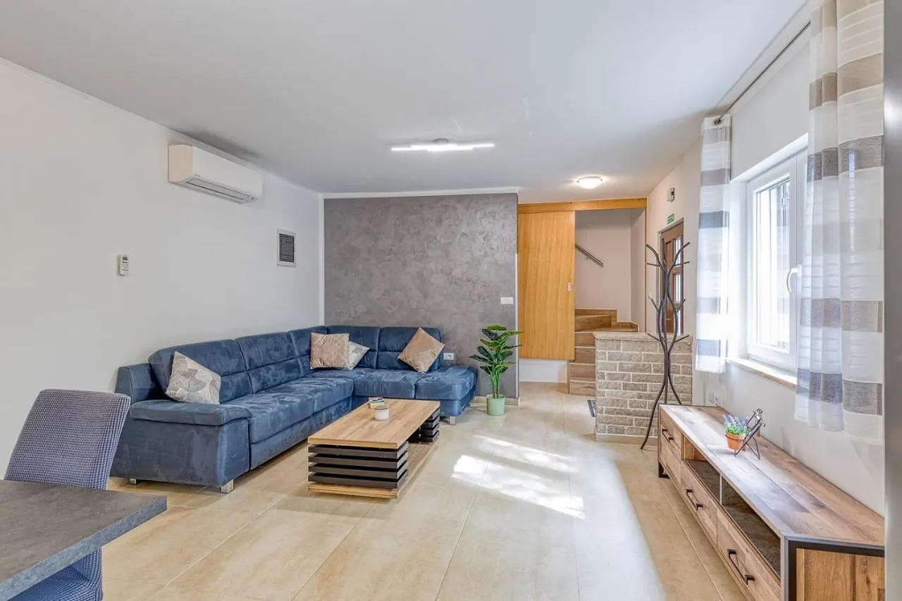 Casa Martina With Whirlpool Villa Barban Holiday home